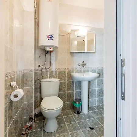 Apartment Cozy Near Grand Mall